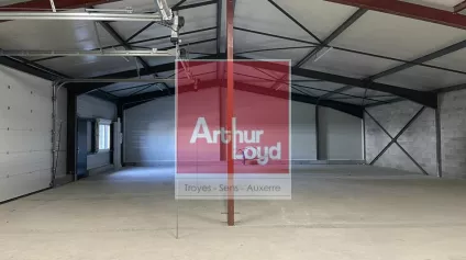 Local d'activité 156 m² - Offre immobilière - Arthur Loyd